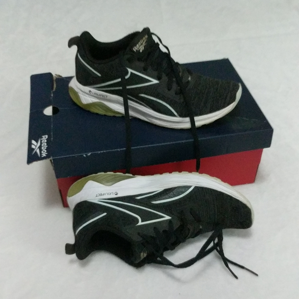 W/Original Box Reebok Liquifect Running Shoes 7.5
